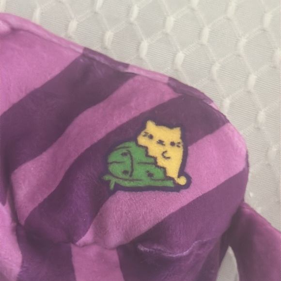 Chesire Cats VS Pickles - Picture 3 of 4